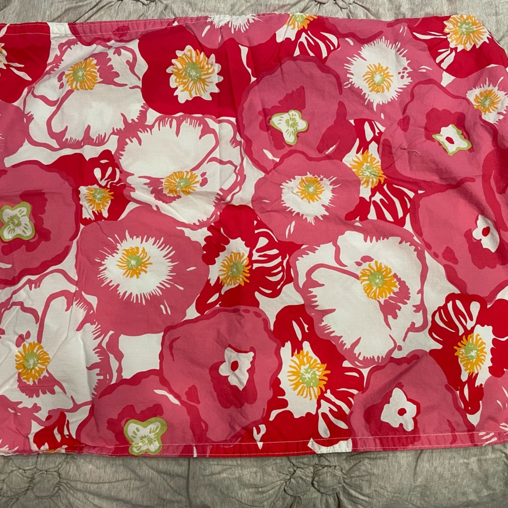 Lilly Pulitzer garnet hill begonia pillowcases